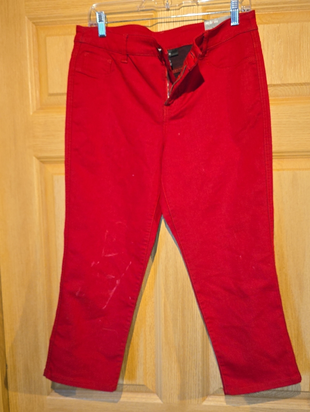 Style & Co. Red Capris